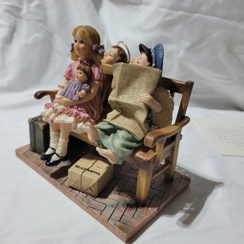 Retired Demdaco Prayers & Promises "Never Alone" Figurine - Picture 4 of 6